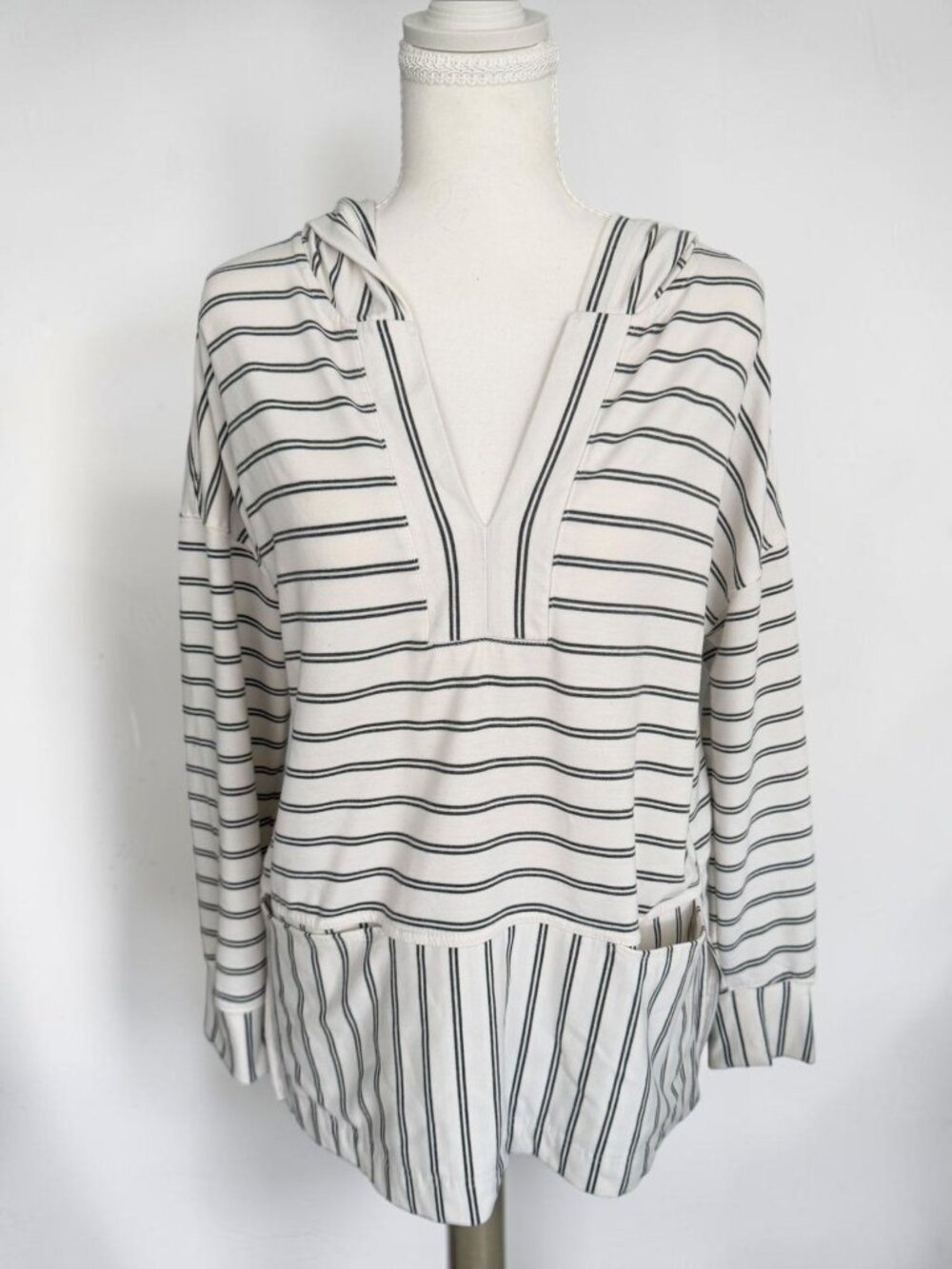 MELLO DAY Cream Navy Striped Long Sleeve Tunic Hoodie Size Medium